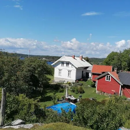 Usjenert Idyllisk Sjøbu